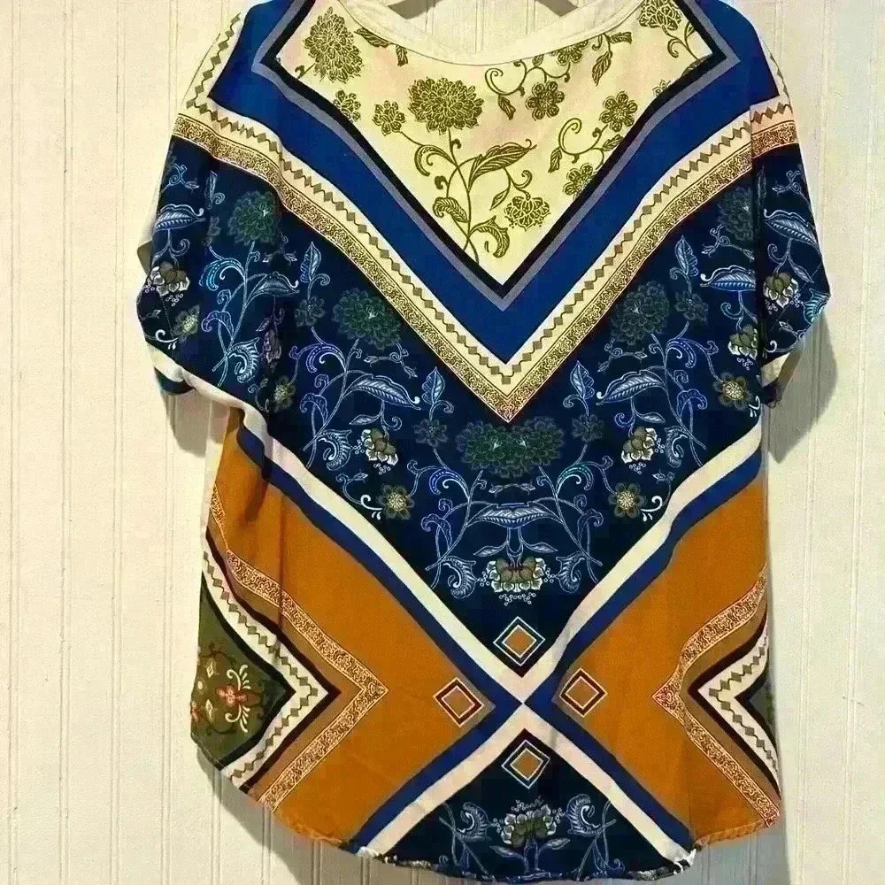 John mark women’s button down tie front mixed pattern blouse Sz. Med EUC office